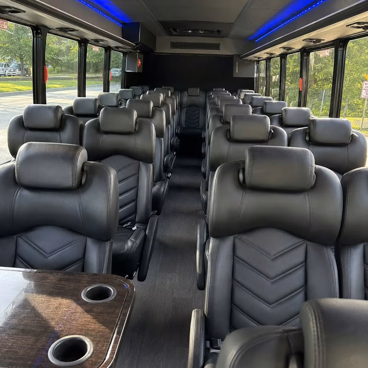 richardson 25 passenger minibus rental
