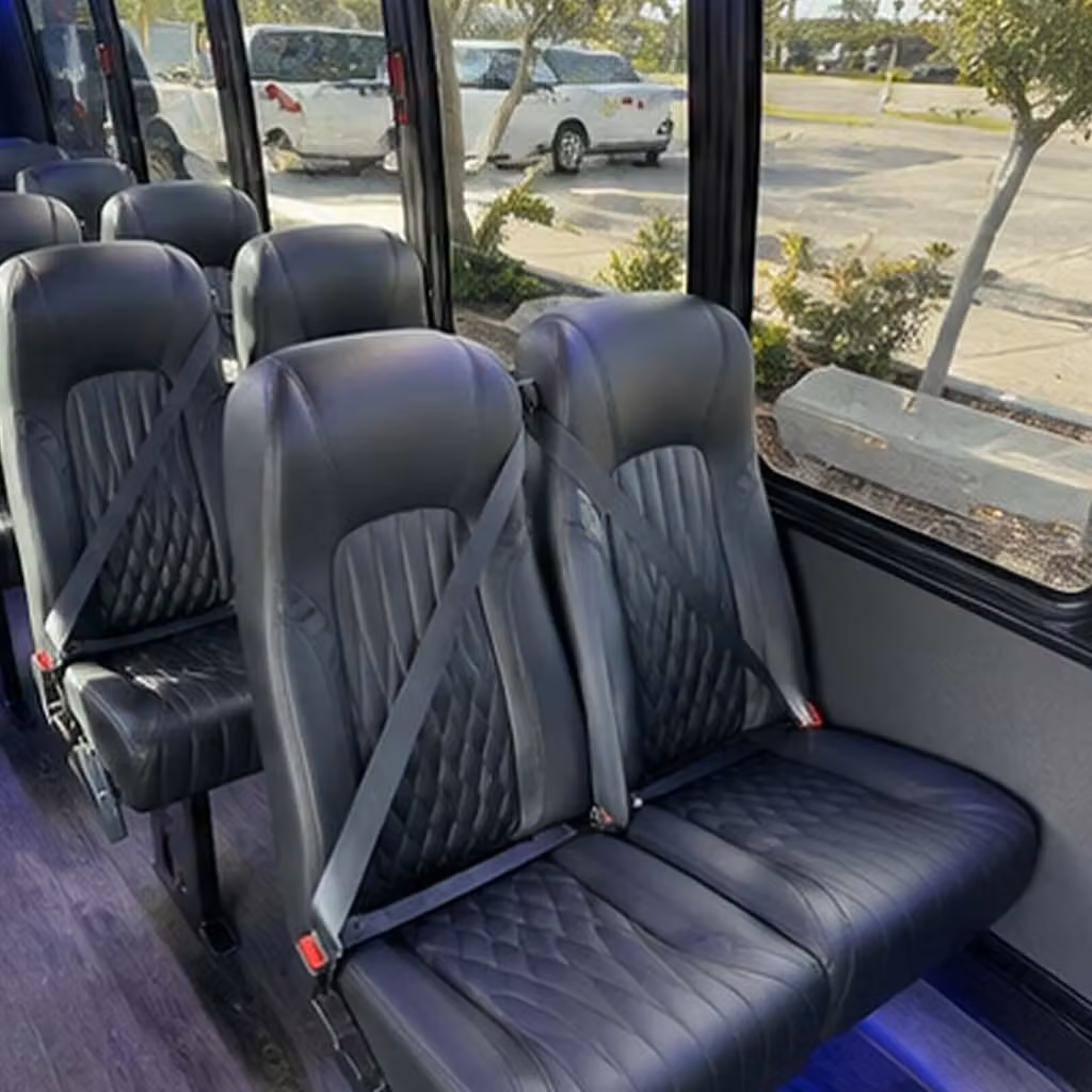 richardson 30 passenger minibus rental